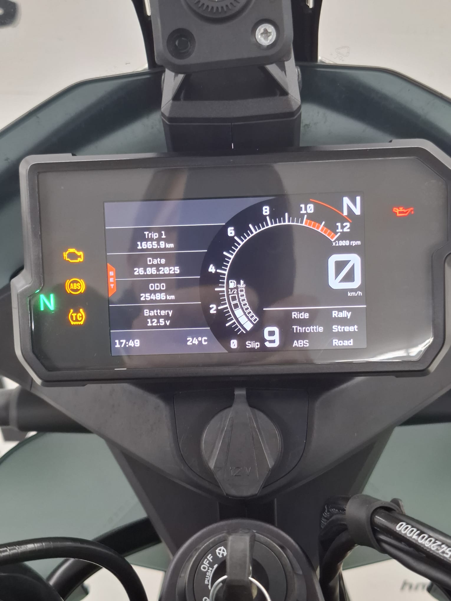 ktm-890-r-6