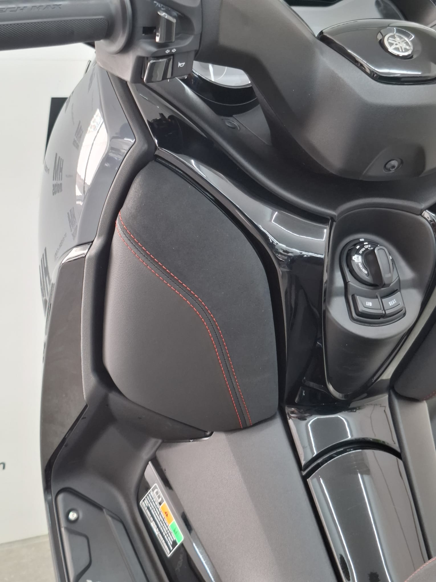 xmax-12