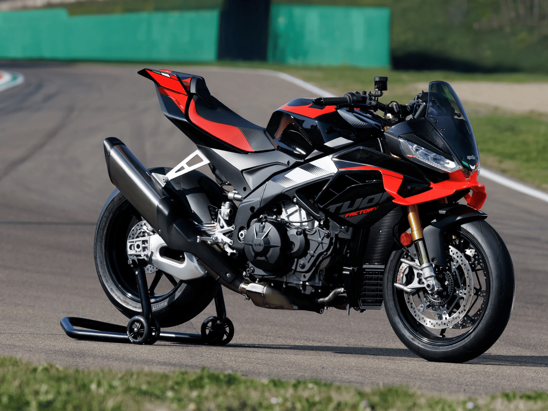 Aprilia Tuono V4 Factory 1100