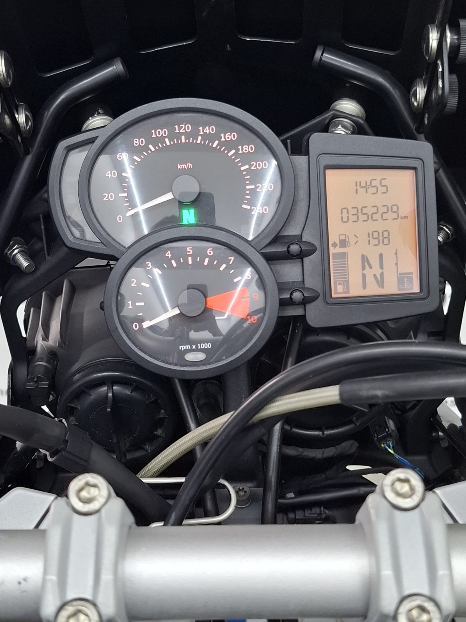 f800-8