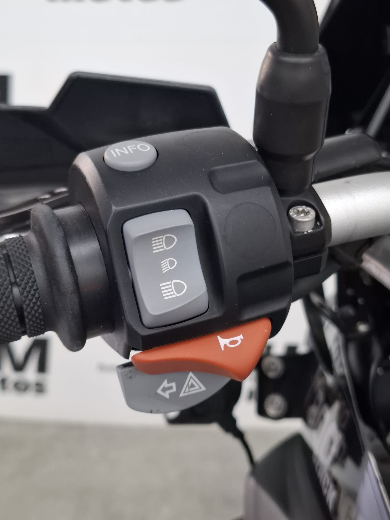 f800-9