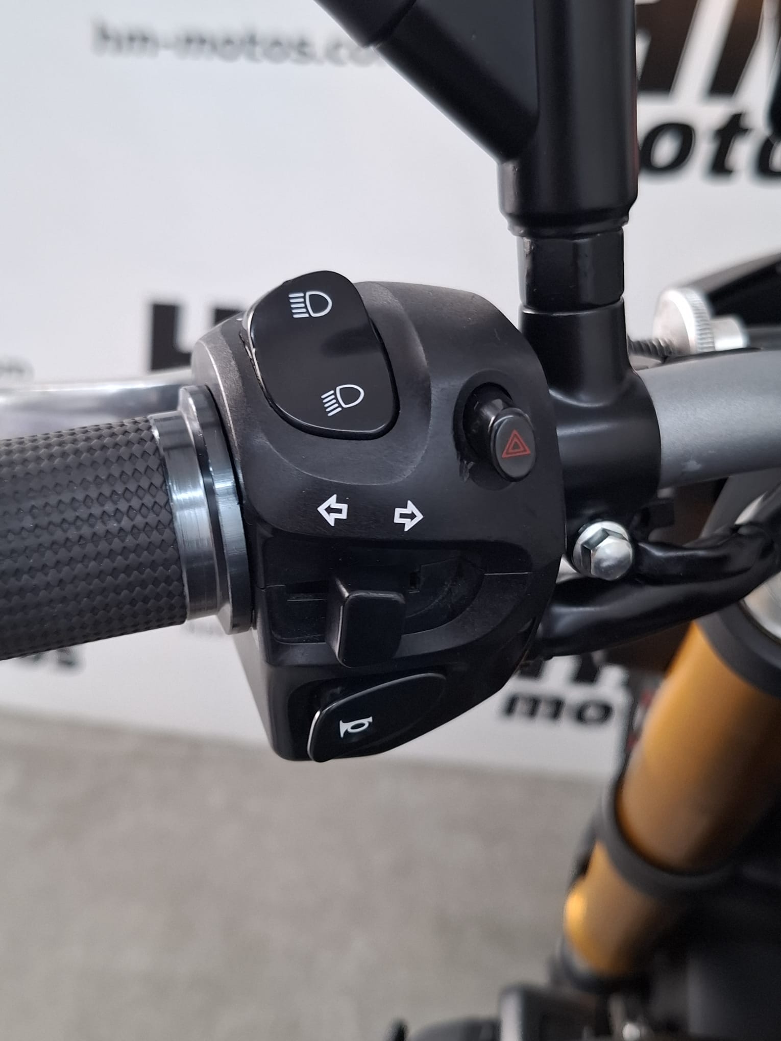 fz8-9-2